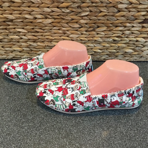 Toms Red and Green Dog Pattern Flats - Picture 7 of 14